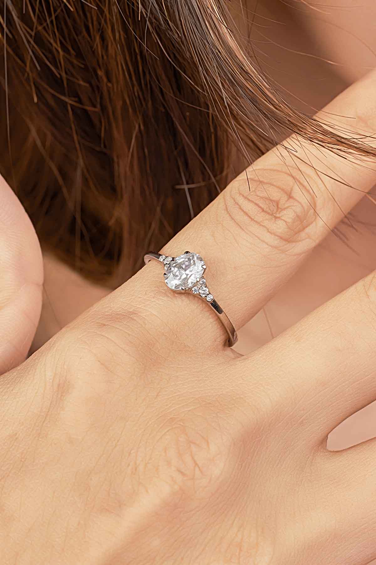 Oval Cut Moissanite Diamond Engagement Rings Rose Gold White Gold Promise Ring Wedding Anniversary Gift