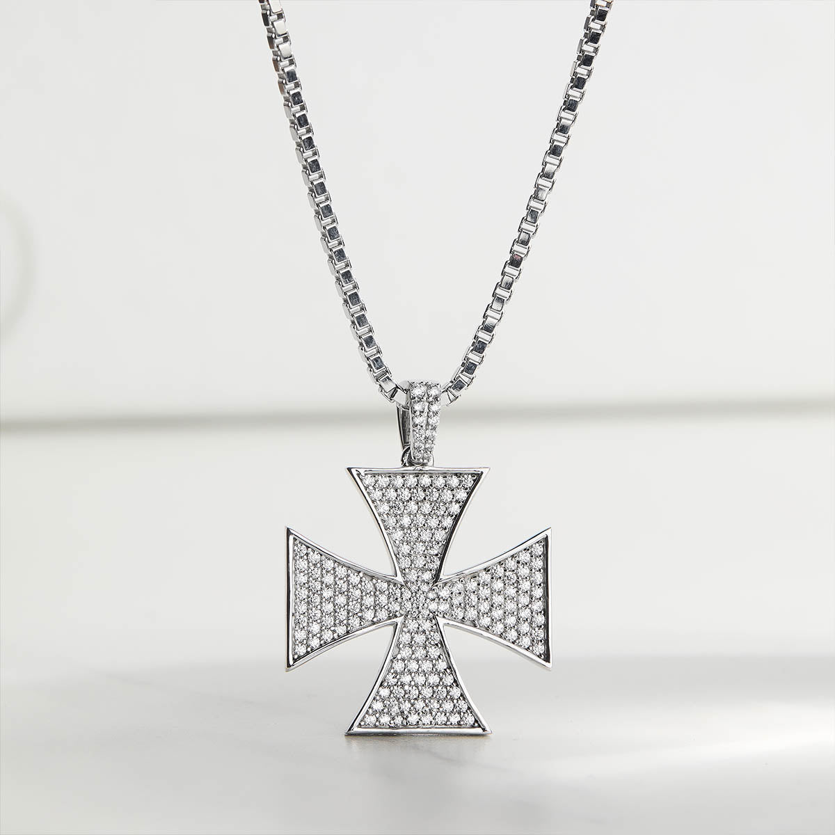 Diamond Iced Out Iron Cross Pendant Necklace Hip Hop Jewelry for Men Women Sterling Silver