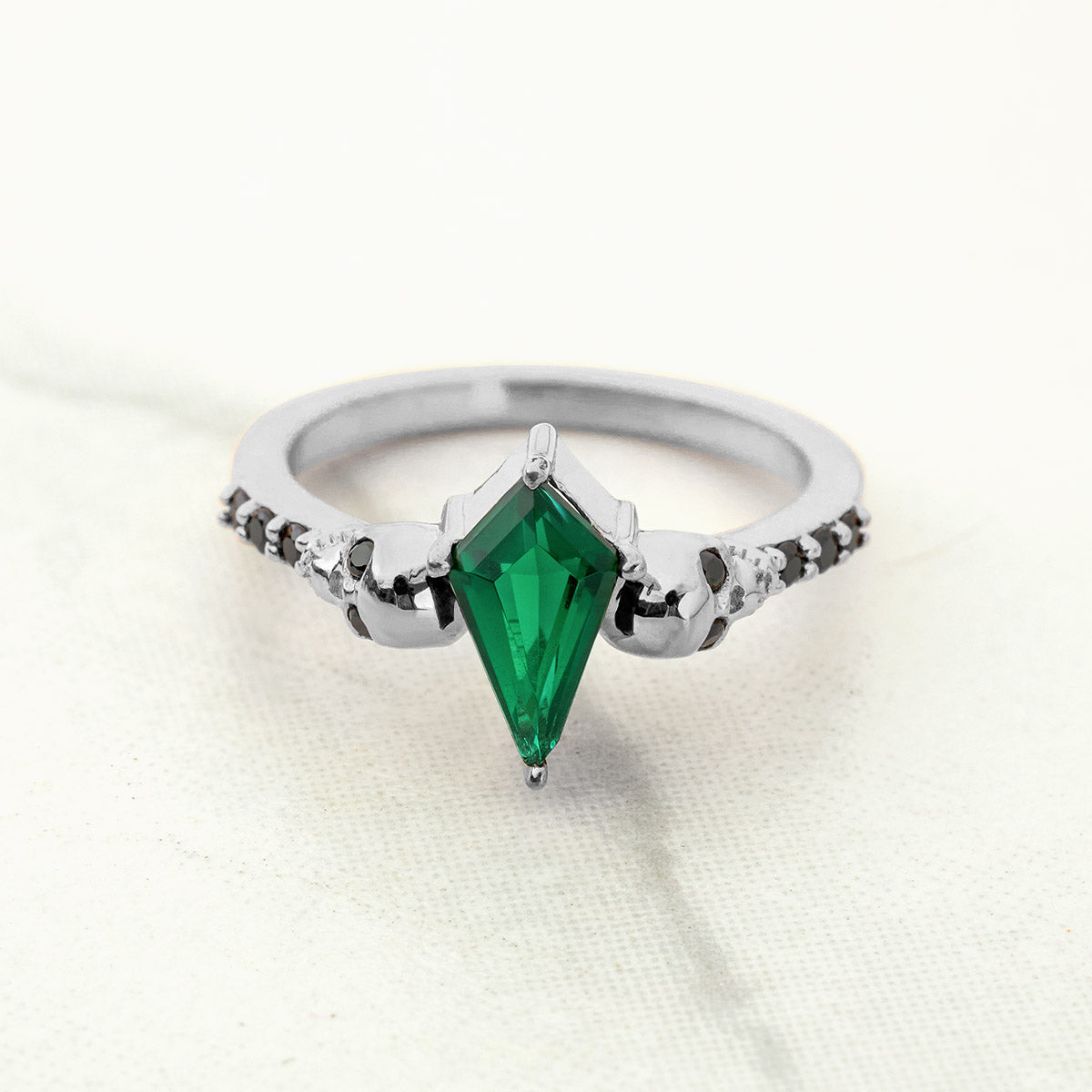 Kite Cut Green Natural Emerald Skull Ring Sterling Silver Rose Gold Gothic Engagement Wedding Rings