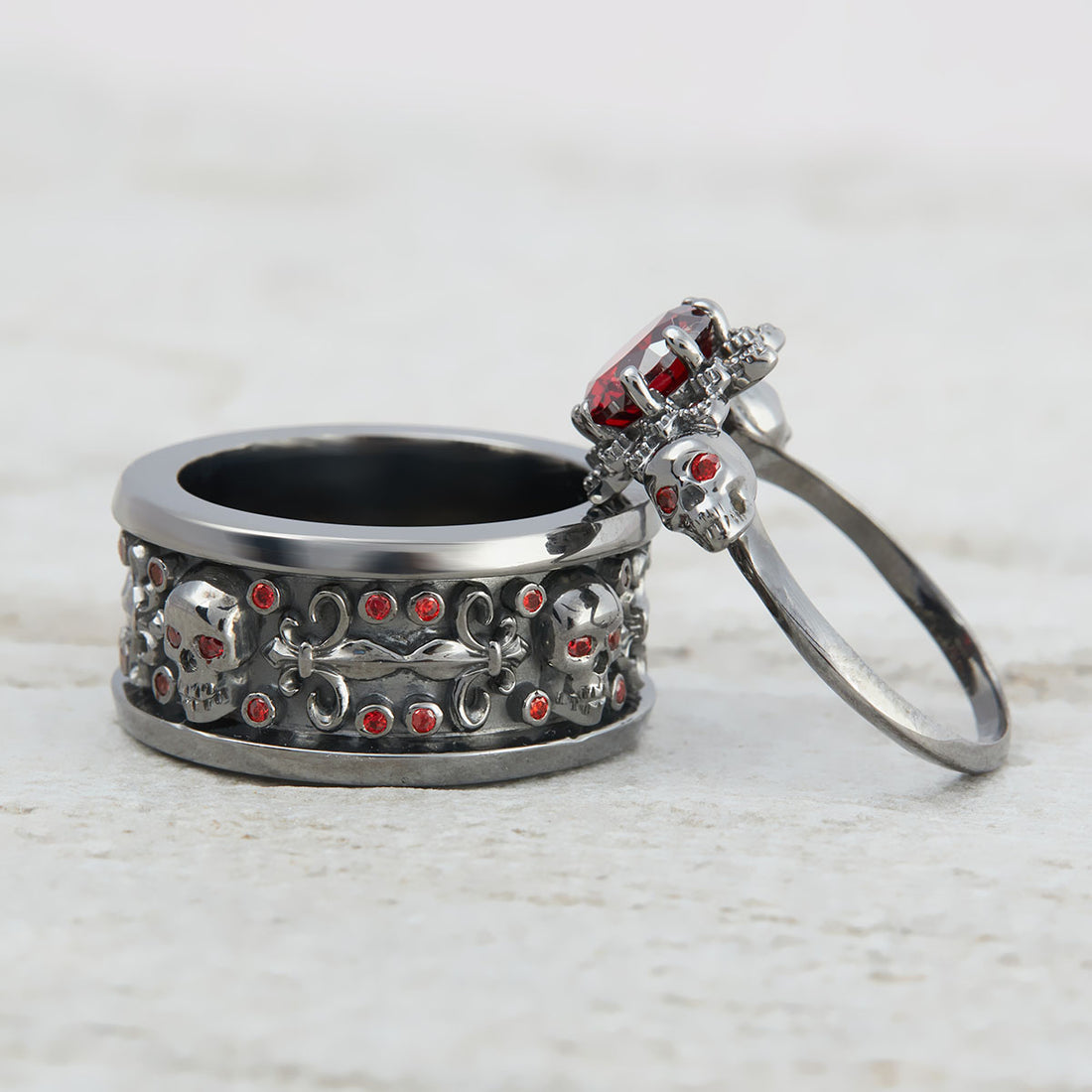 SKULL WEDDING RING SET