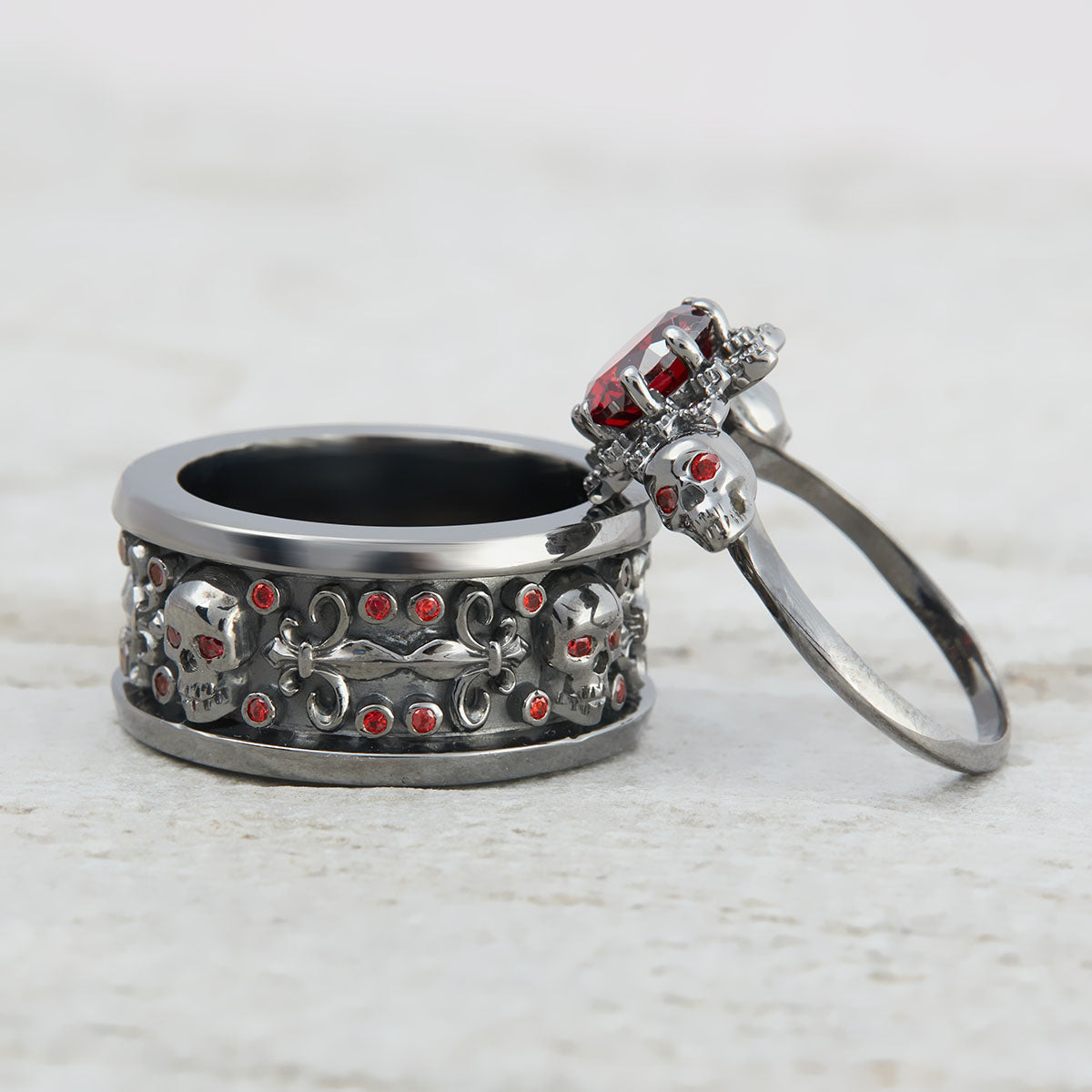 SKULL WEDDING RING SET