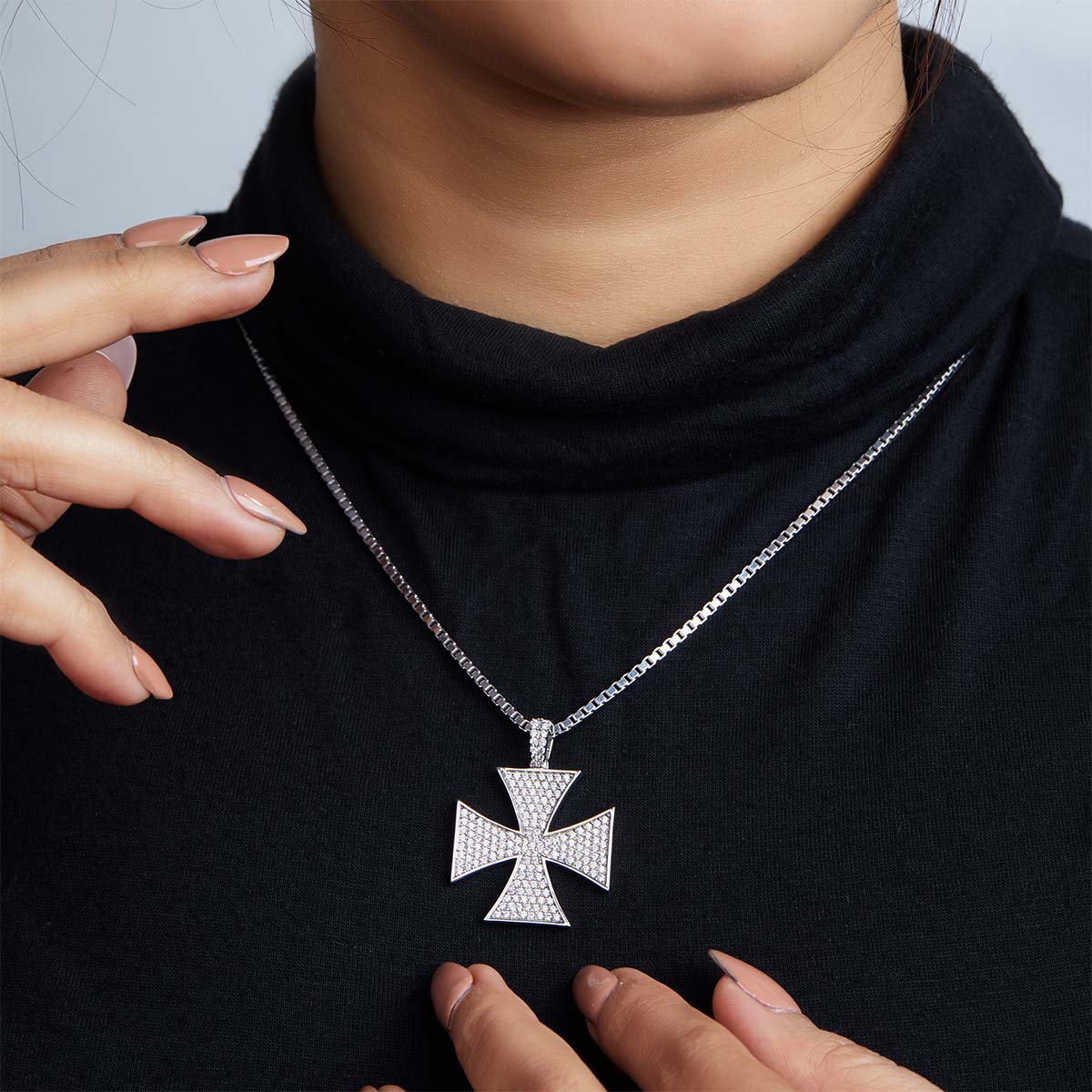 Diamond Iced Out Iron Cross Pendant Necklace Hip Hop Jewelry for Men Women Sterling Silver