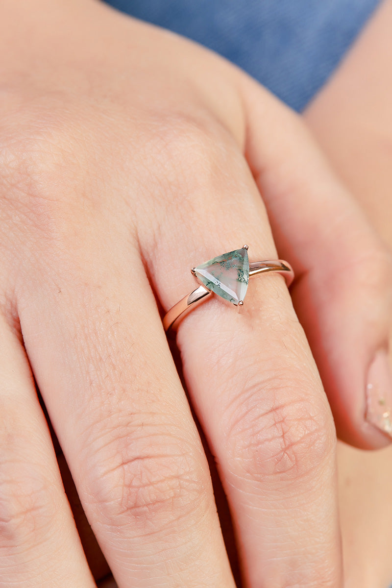 Women's Engagement Ring