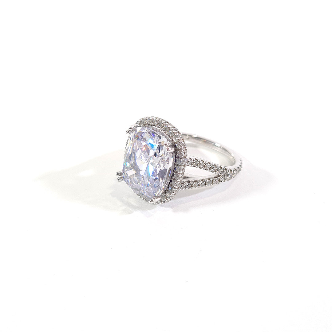 CUSHION DIAMOND HALO ENGAGEMENT RING