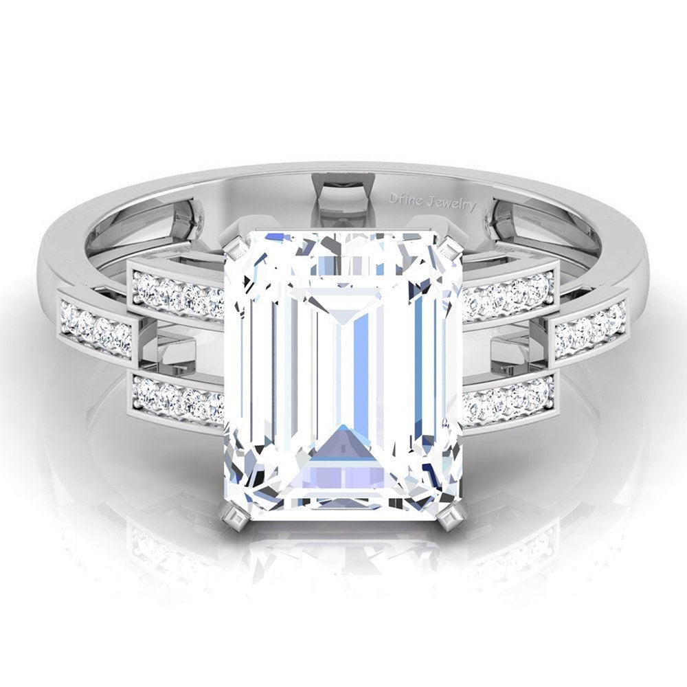 CLASSIC DIAMOND ENGAGEMENT RING