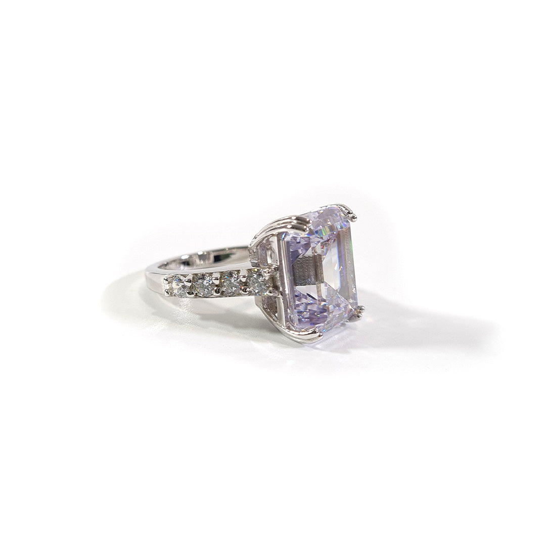 14CT EMERALD DIAMOND ENGAGEMENT RING
