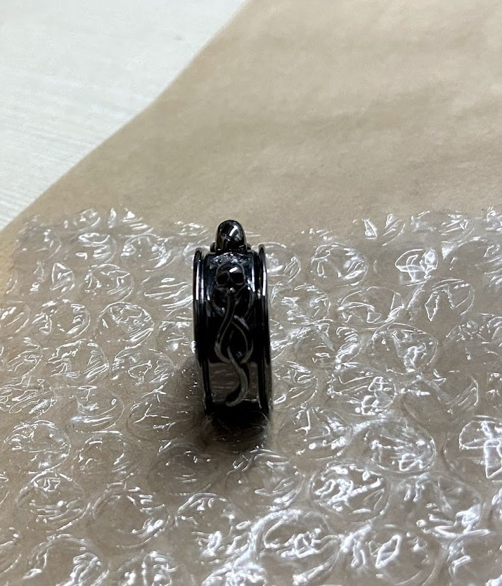 GOTHIC SKULL WEDDING BAND