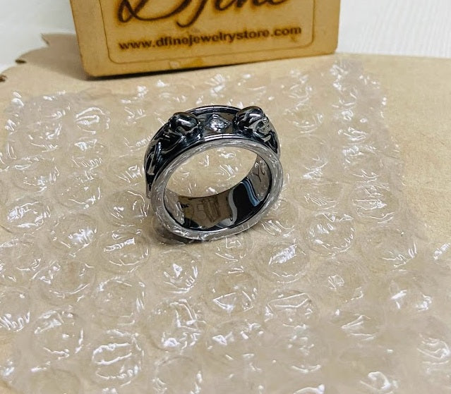 GOTHIC SKULL WEDDING BAND