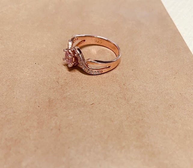 ROSE QUARTZ ENGAGEMENT RING FOR HER