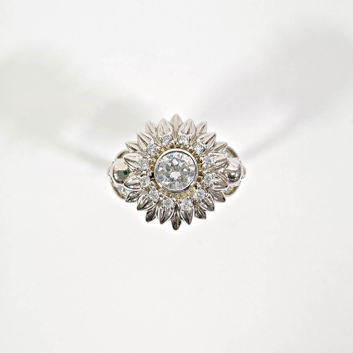 DIAMOND FLOWER SKULL RING