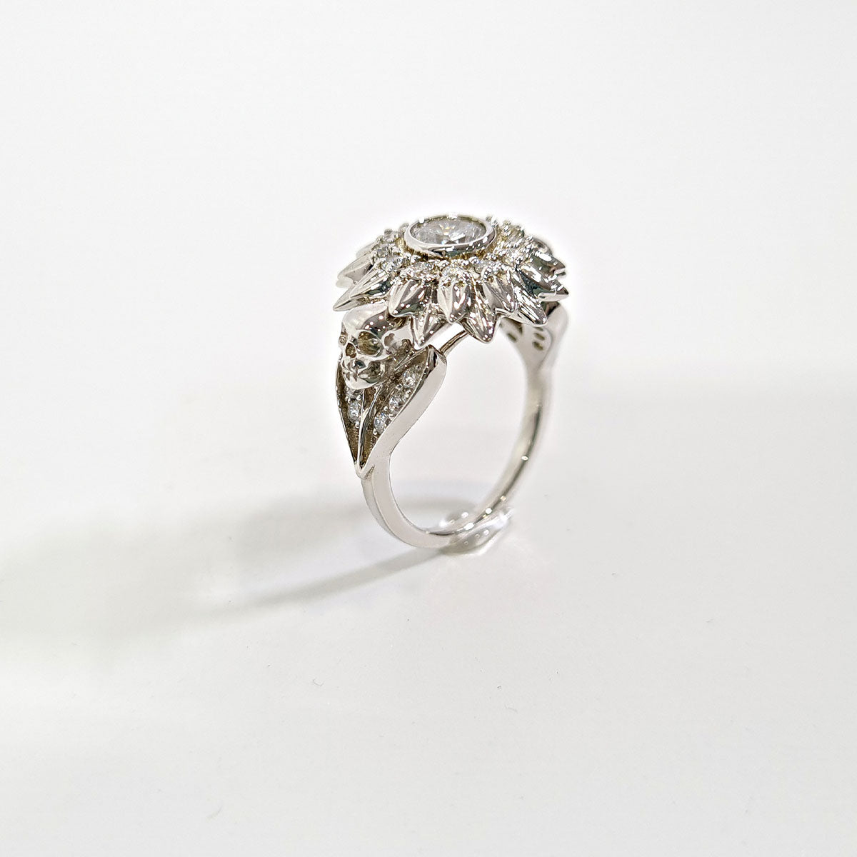 DIAMOND FLOWER SKULL RING