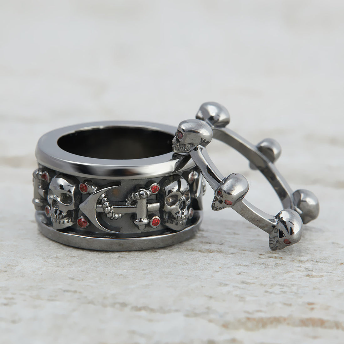 GARNET SKULL COUPLE RINGS