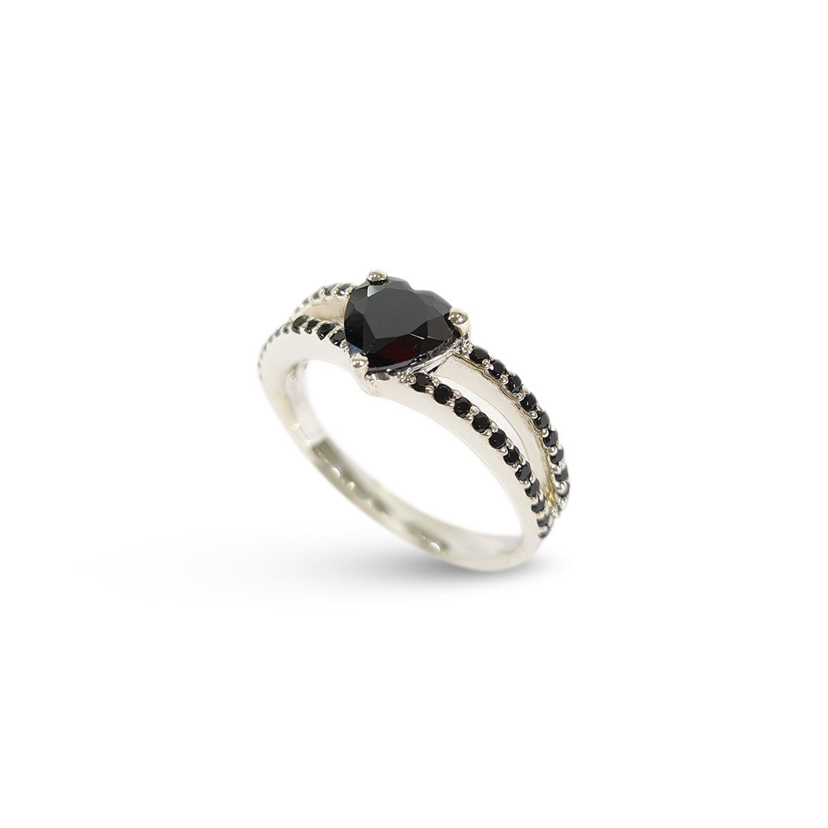 HEART SHAPE ONYX WEDDING RING