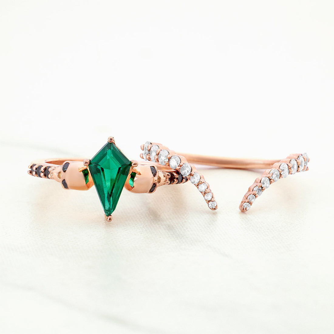 Kite Cut Emerald Skull Rings Gothic Bridal Ring Set 18k Rose Gold