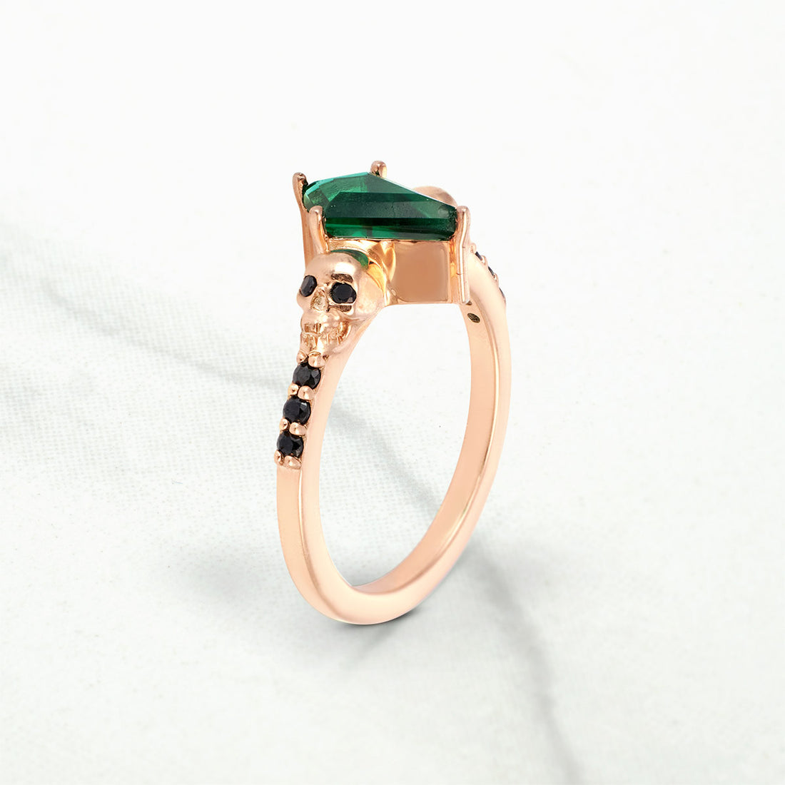 Kite Cut Emerald Skull Rings Gothic Bridal Ring Set 18k Rose Gold