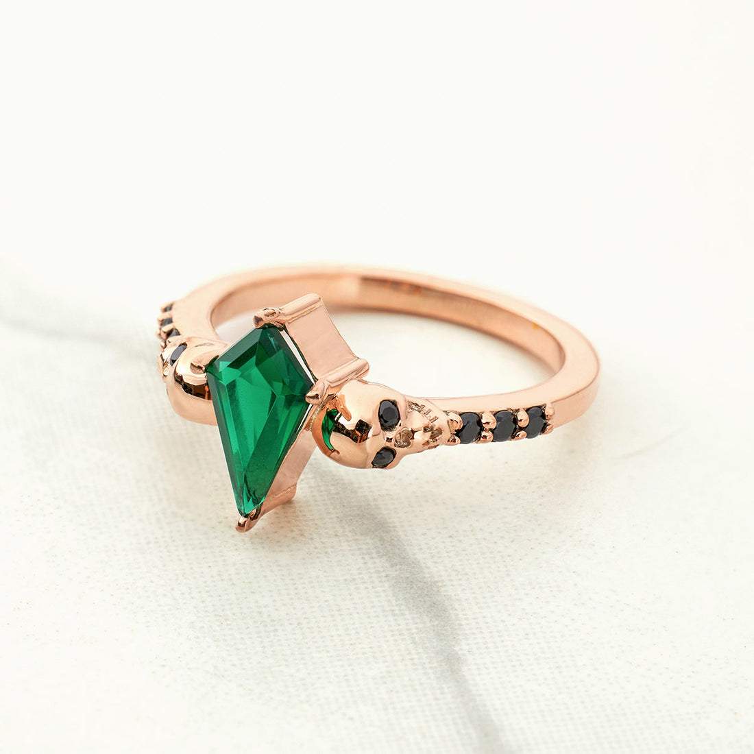 Kite Cut Green Natural Emerald Skull Ring Sterling Silver Rose Gold Gothic Engagement Wedding Rings