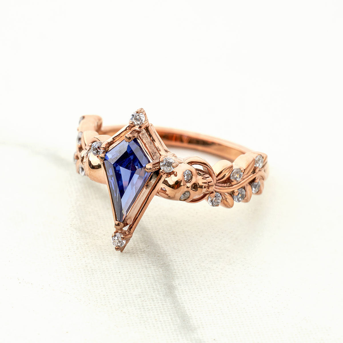 Leaf Vine Skull Wedding Ring Set Kite Cut Blue Titanic Gemstone