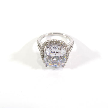 CUSHION DIAMOND HALO ENGAGEMENT RING