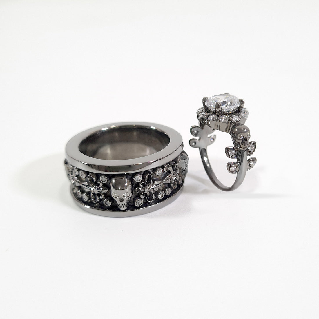 Diamond Skull Couple Wedding Rings