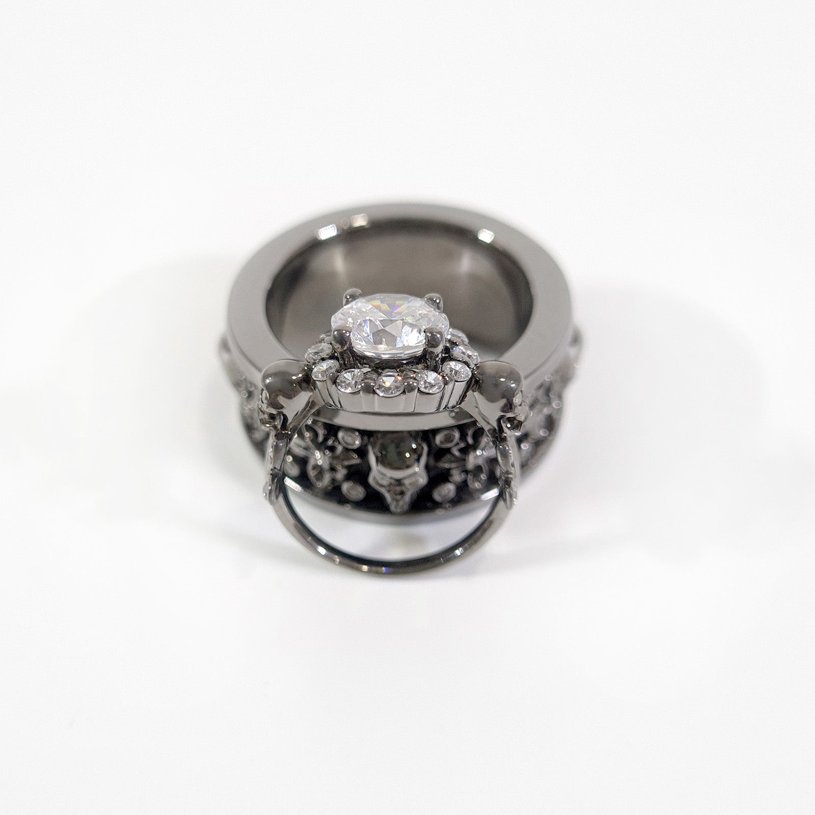 Diamond Skull Couple Wedding Rings