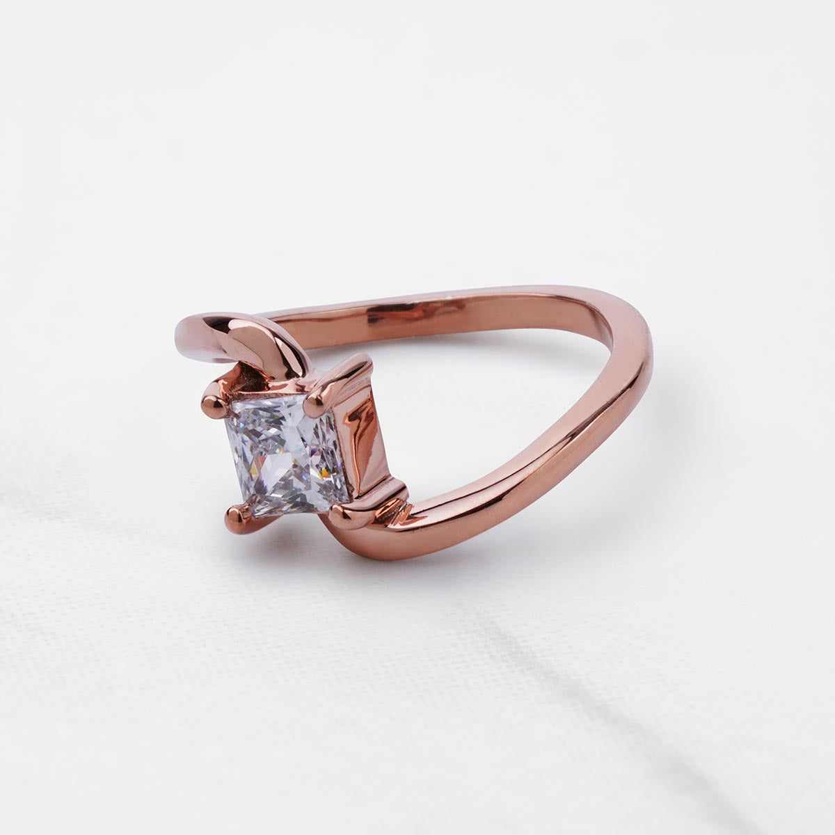 Princess Cut 1CT Solitaire Moissanite Twisted Engagement Ring
