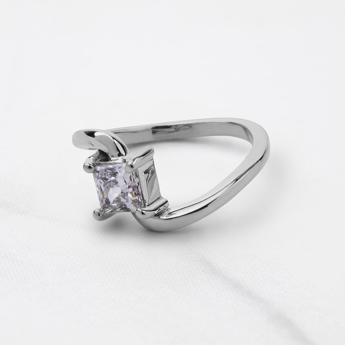 Princess Cut 1CT Solitaire Moissanite Twisted Engagement Ring