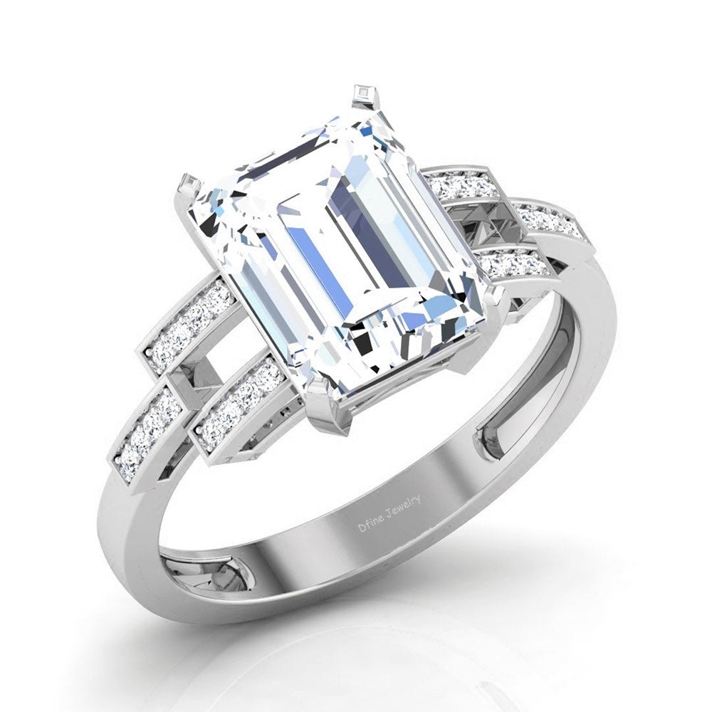 CLASSIC DIAMOND ENGAGEMENT RING