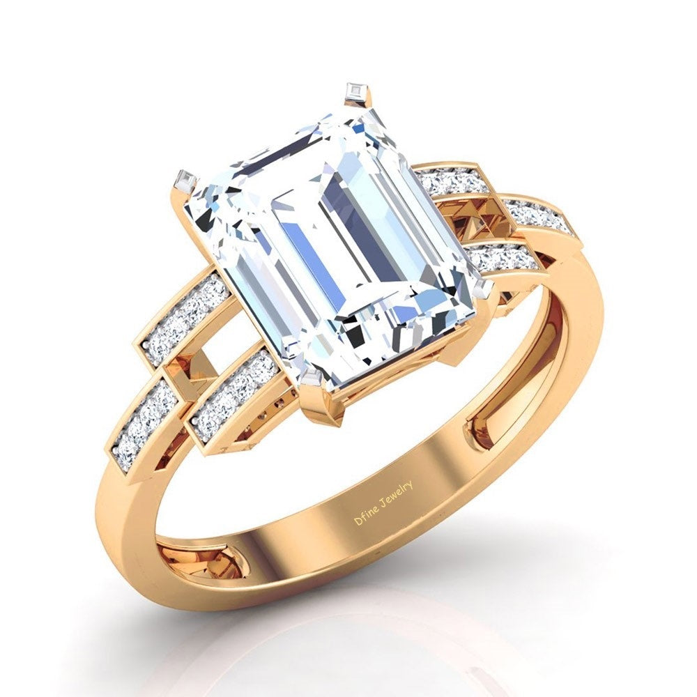 CLASSIC DIAMOND ENGAGEMENT RING