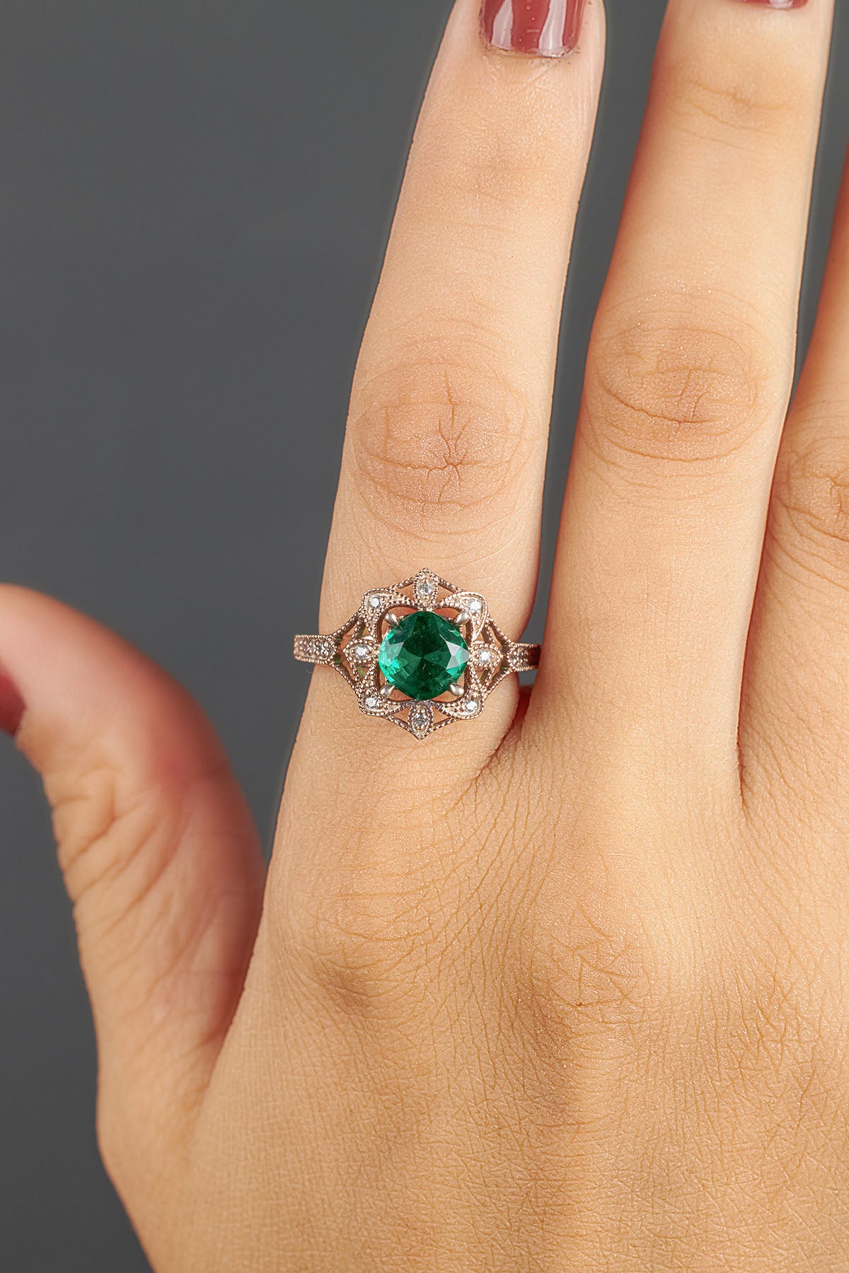 Women's Vintage Engagement Rings Cushion Cut Green Emerald