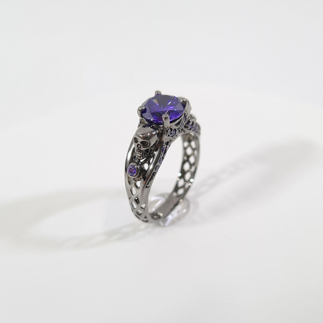 AMETHYST SKULL PROMISE RING