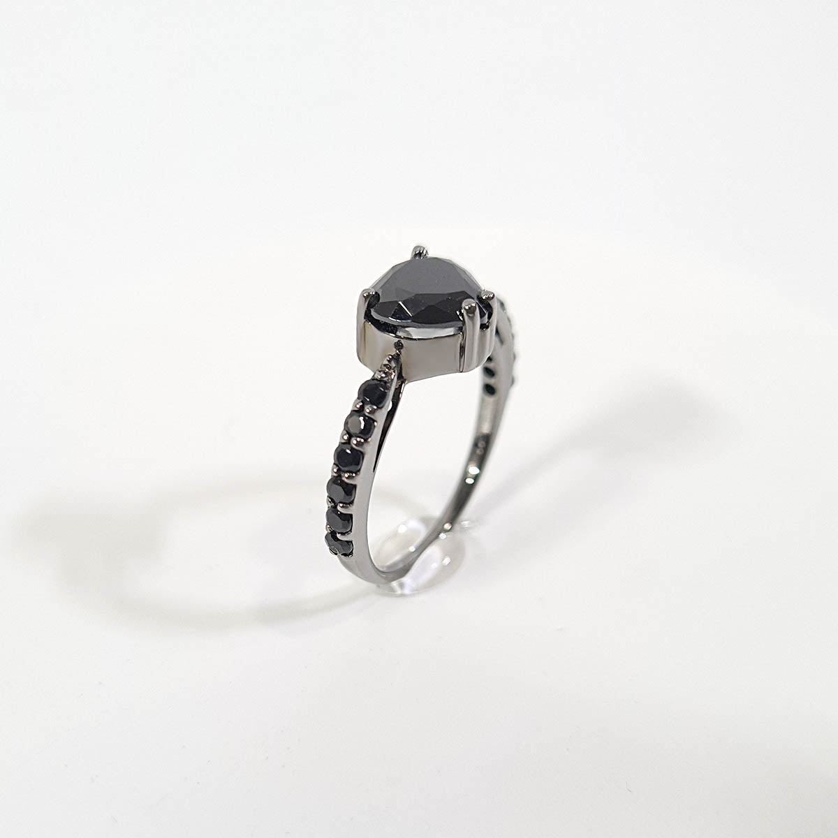ONYX HEART ENGAGEMENT RING