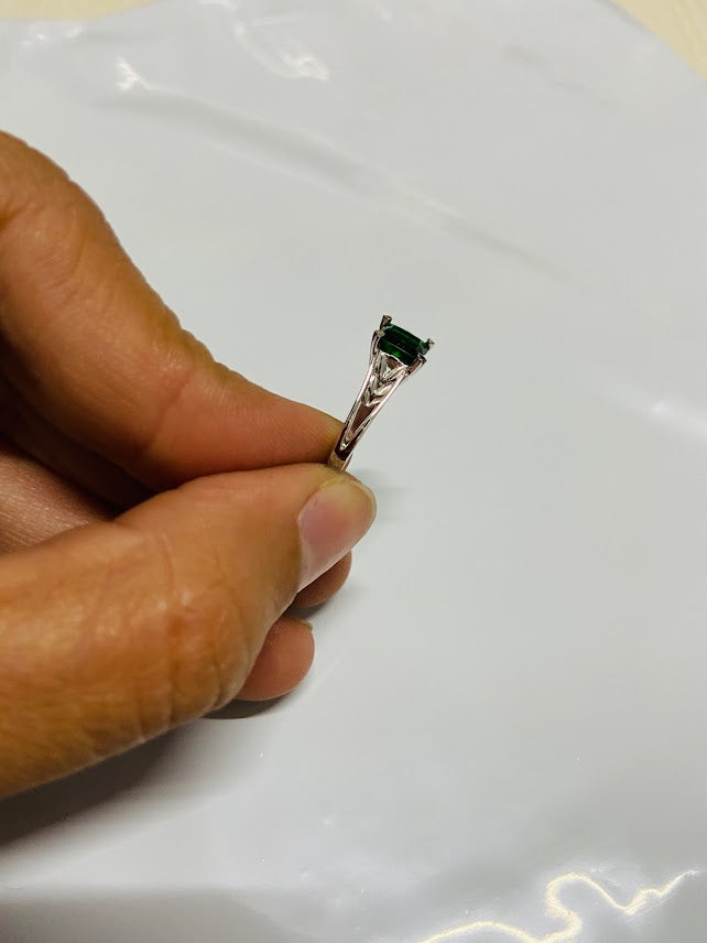 EMERALD LEAF VINE RING
