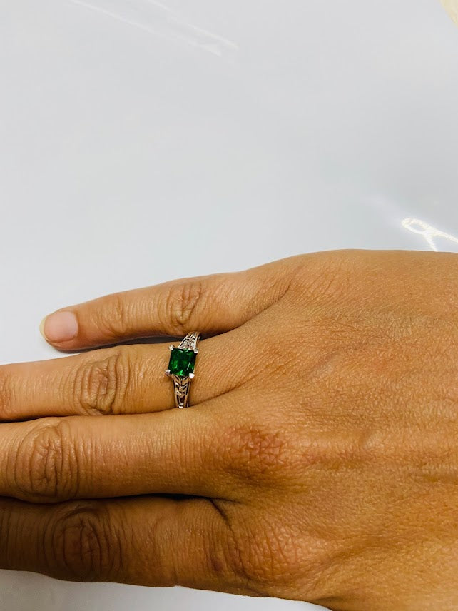 EMERALD LEAF VINE RING