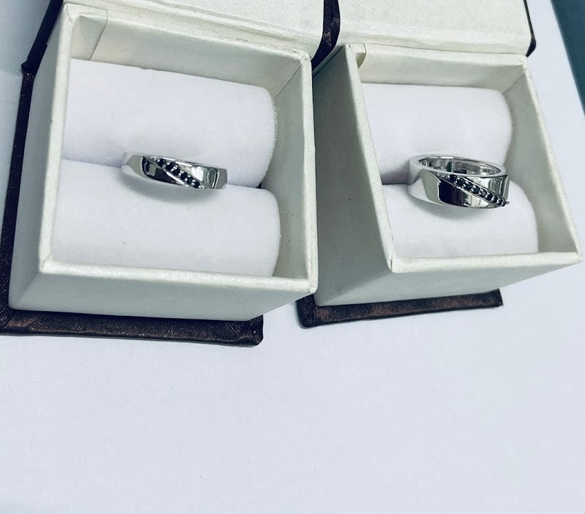 WHITE GOLD MATCHING WEDDING BAND SET