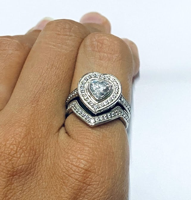 DIAMOND HEART ENGAGEMENT RINGS