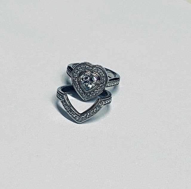 DIAMOND HEART ENGAGEMENT RINGS