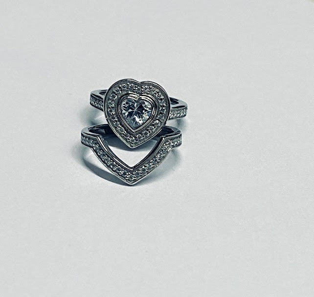 DIAMOND HEART ENGAGEMENT RINGS