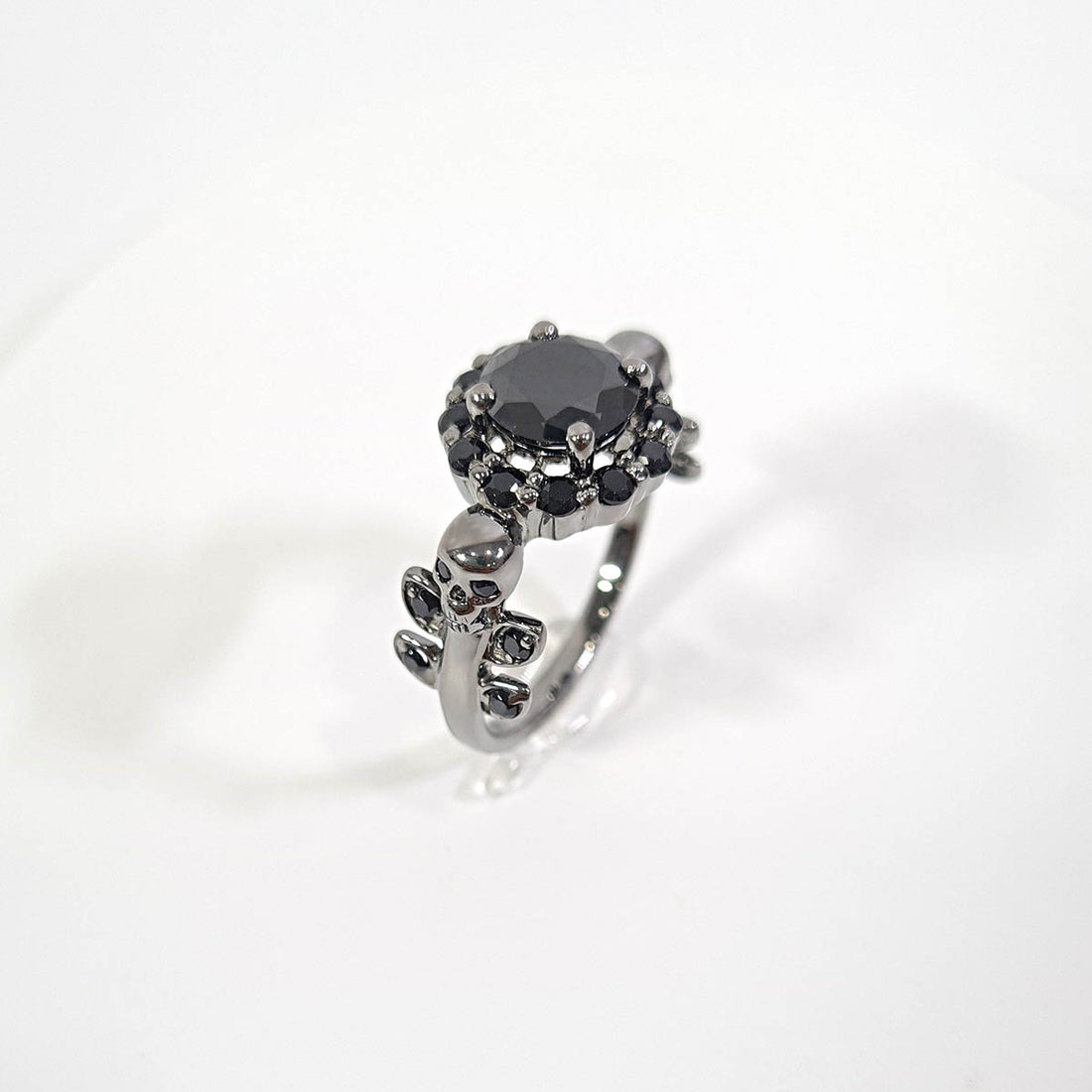 1.70tcw Onyx Black Skull Ring