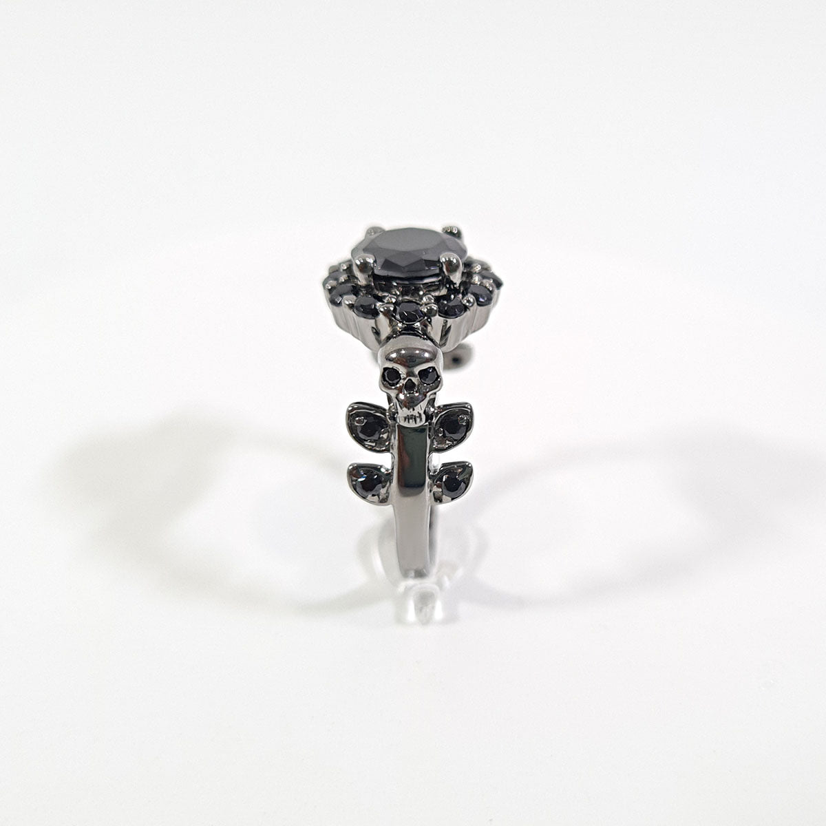 1.70tcw Onyx Black Skull Ring
