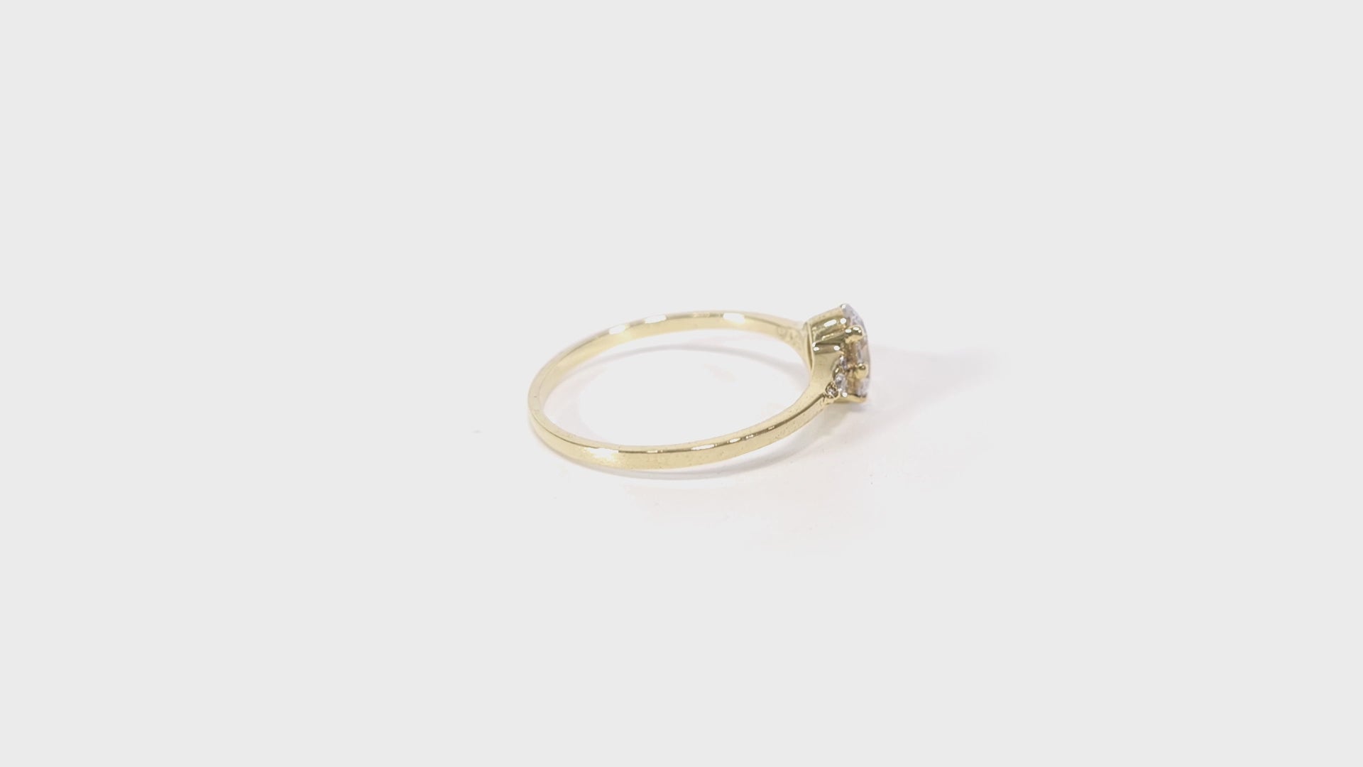 Oval Cut Diamond Gold Engagement Ring